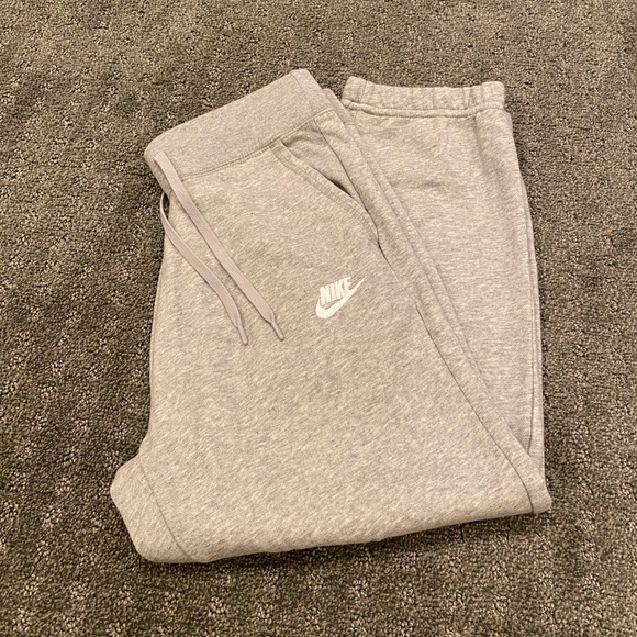 Nike Pants - Brand new Nike crop standard fit sweat pants